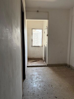 Room in 2 BHK Apartment at Hassa Mahal, Cuffe Parade – for Sale