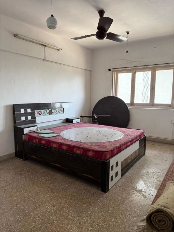 2 BHK Apartment For Sale in Hassa Mahal