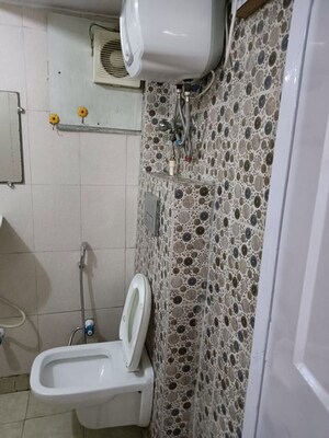 Bathroom in 1 BHK Apartment at Golf Links – for Rent