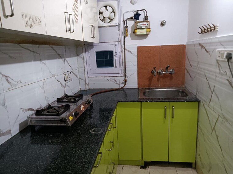 Kitchen, golf links 1 Bedroom 450 Sq.Ft. Apartment In Golf Links Delhi 10269671