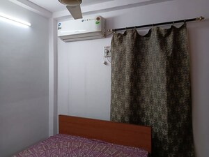Bedroom in 1 BHK Apartment at Golf Links – for Rent
