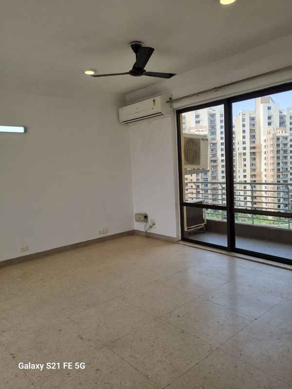 3 BHK Apartment For Rent in Unitech Fresco