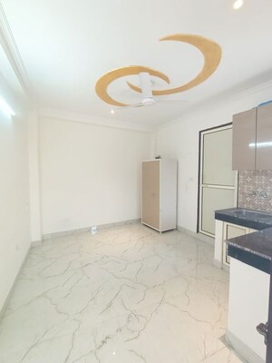 Bathroom in 1 BHK Builder Floor at Saket – for Rent