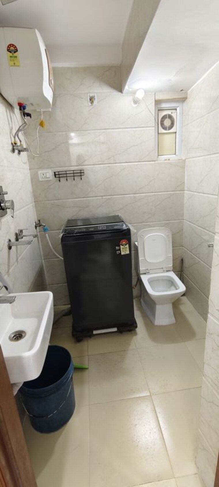 Bathroom, golf links 1 Bedroom 550 Sq.Ft. Apartment In Golf Links Delhi 10269690