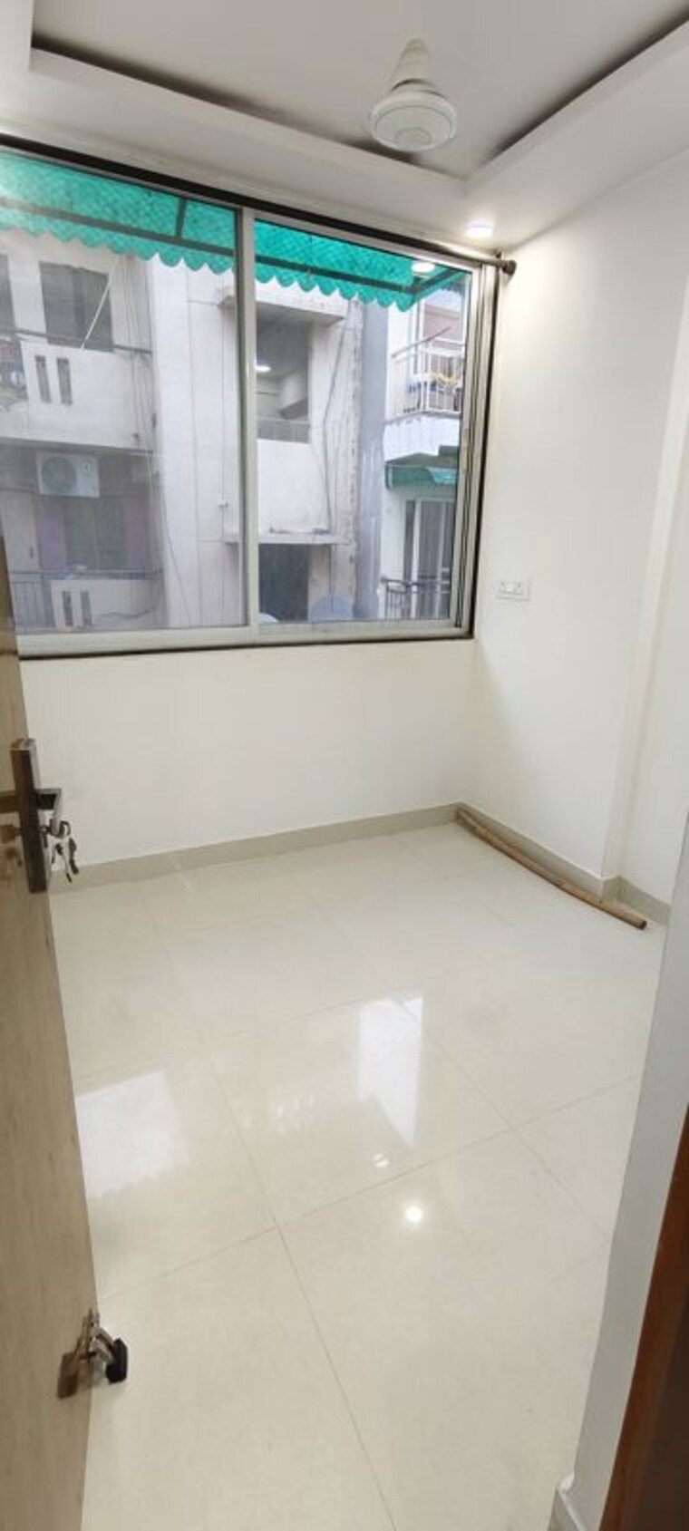 Room, golf links 1 Bedroom 550 Sq.Ft. Apartment In Golf Links Delhi 10269690