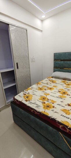 1 BHK + Extra Room Apartment For Rent in Golf Links