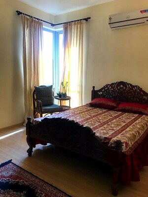 Bedroom in 4 BHK Apartment at Pioneer Park Phase 1, Sector 61 – for Rent