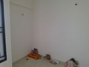 Room in 3 BHK Apartment at Kohinoor Shangrila, Pimpri – for Rent