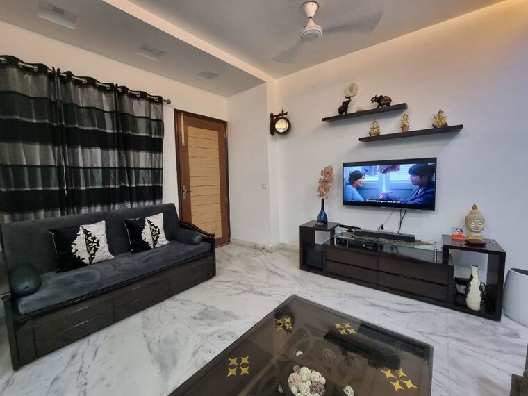  Parking, rajouri garden 3 Bedroom 160 Sq.Yd. Builder Floor In Rajouri Garden Delhi 10269711