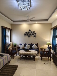 2 BHK + Extra Room Builder Floor For Rent in Alaknanda