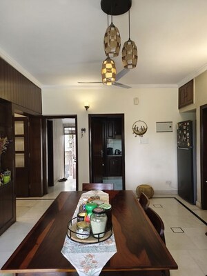 Furnished Amenities in 2 BHK Builder Floor at Alaknanda – for Rent