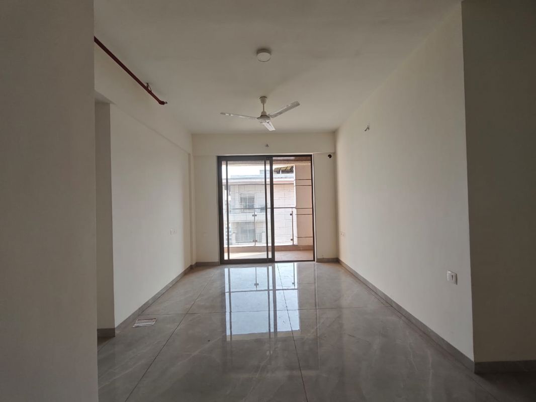 3 BHK 1015 Sq.Ft. Apartment in Hubtown Seasons