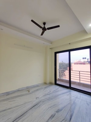 Room in 4 BHK Apartment at Piedmont Taksila Heights, Sector 37c – for Sale