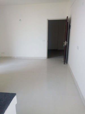 Room in 4 BHK Apartment at Piedmont Taksila Heights, Sector 37c – for Sale