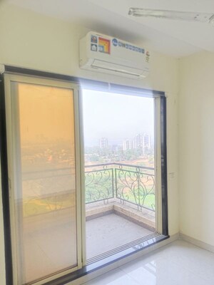 Room in 1 BHK Apartment at Sarvodaya Onyx, Kalyan West – for Rent