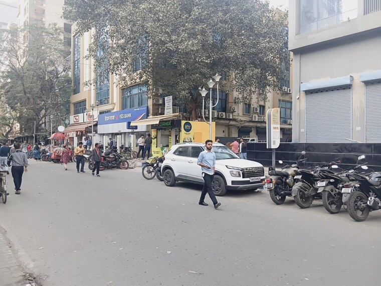  Parking, avani-heights Commercial Showroom 1100 Sq.Ft. In Chowringhee Kolkata 10238344