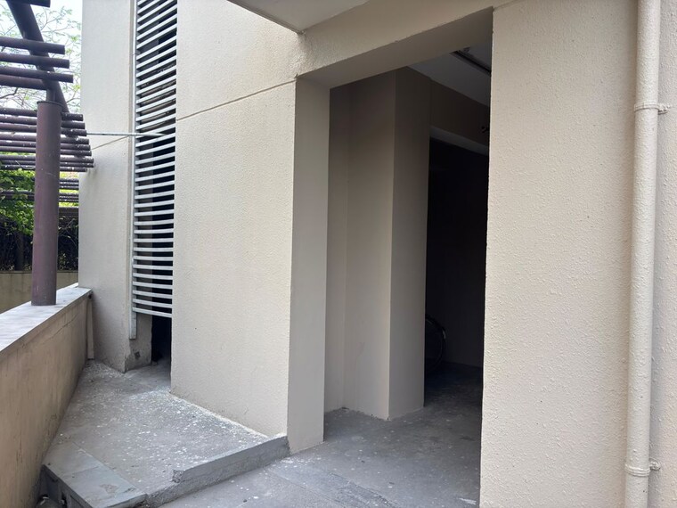 Room, dlf-the-primus Commercial Shop 103 Sq.Ft. In Sector 82a Gurgaon 10269735