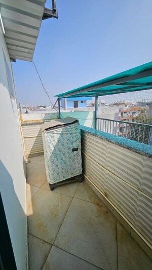 Balcony in Studio Builder Floor at Sector 40 – for Rent