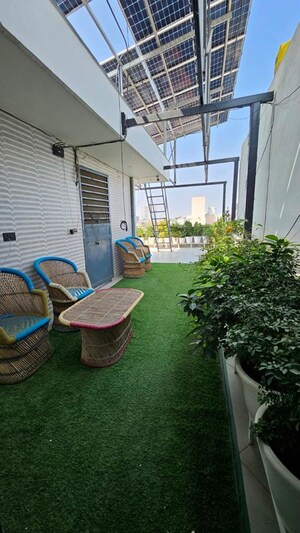 Balcony in Studio Builder Floor at Sector 40 – for Rent