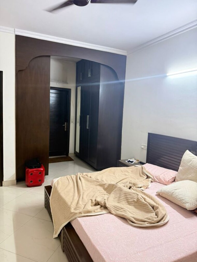 Bedroom, east of kailash 2 Bedroom 1800 Sq.Ft. Builder Floor In East Of Kailash Delhi 10269791