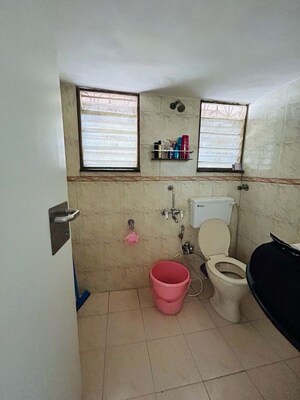 Master Bedroom in 2 BHK Apartment at Shivalik Apartment Prabhadevi, Prabhadevi – for Rent