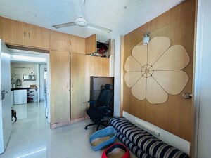 Master Bedroom in 2 BHK Apartment at Shivalik Apartment Prabhadevi, Prabhadevi – for Rent