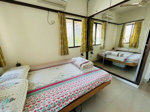 Bedroom in 2 BHK Apartment at Shivalik Apartment Prabhadevi, Prabhadevi – for Rent