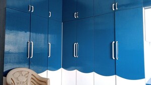 Room in 3 BHK Apartment at Lodha Amara, Kolshet Road – for Rent