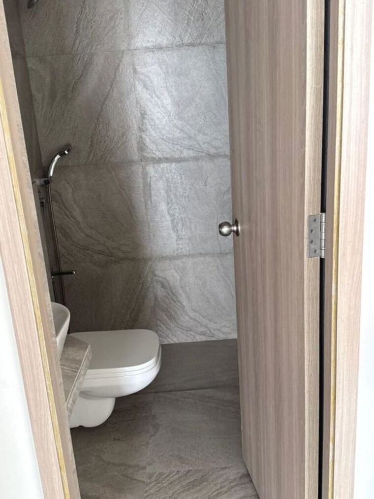 Bathroom, mahim west 2 Bedroom 560 Sq.Ft. Apartment In Mahim West Mumbai 10269836