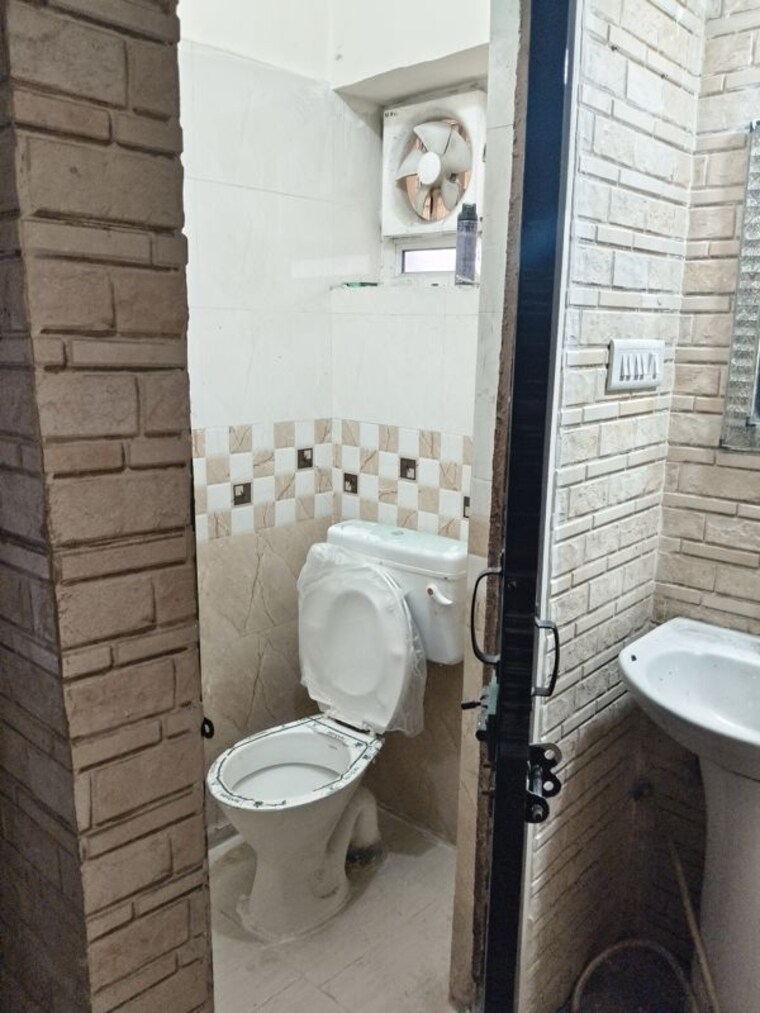 Bathroom, arawali-apartments 1 Bedroom 600 Sq.Ft. Apartment In Sector 52 Noida 10269849