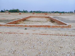 Plot For Sale in Jankipuram Extension
