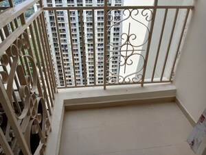 3 BHK Apartment For Rent in Mahagun Mantra I, Sector 10 Greater Noida