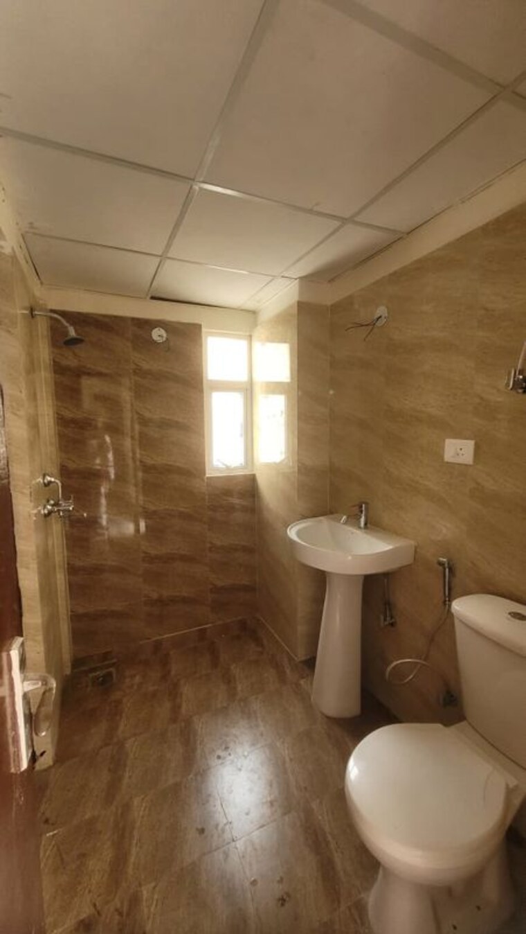 Bathroom, amrapali-centurian-park 3 Bedroom 1145 Sq.Ft. Apartment In Tech Zone 4 Greater Noida Greater Noida 9657178