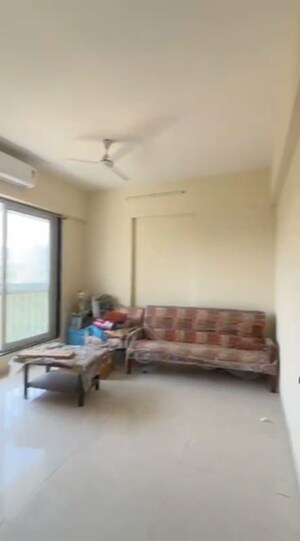 Bedroom in 2.5 BHK Apartment at Sidhivinayak Flora, Chembur – for Rent