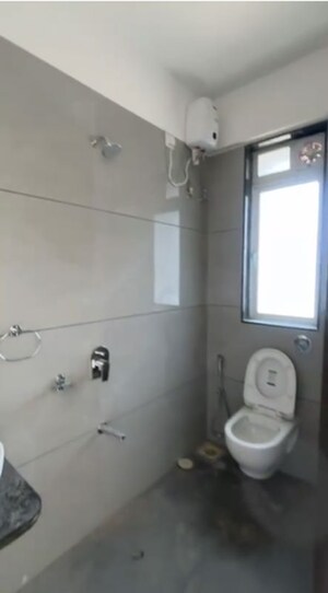 Bathroom in 2.5 BHK Apartment at Sidhivinayak Flora, Chembur – for Rent