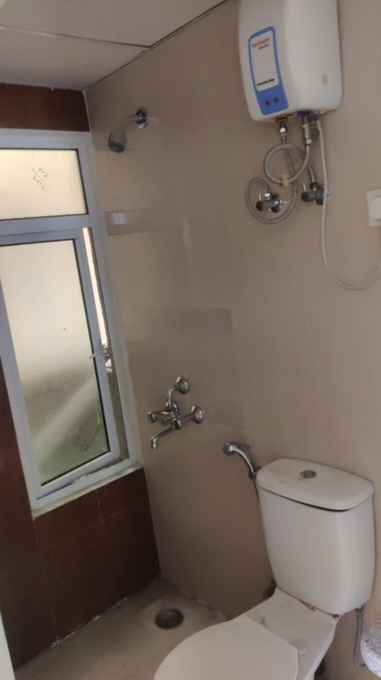 Bathroom, mahagun-mantra-i 2 Bedroom 1025 Sq.Ft. Apartment In Sector 10 Greater Noida Greater Noida 9658544
