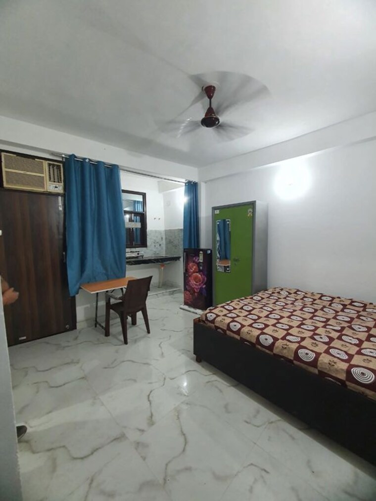 Bedroom, sarita vihar Studio 200 Sq.Ft. Apartment In Sarita Vihar Delhi 10269894