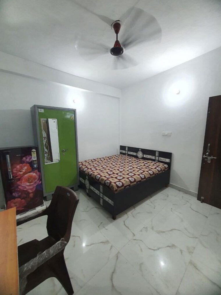 Bedroom, sarita vihar Studio 200 Sq.Ft. Apartment In Sarita Vihar Delhi 10269894