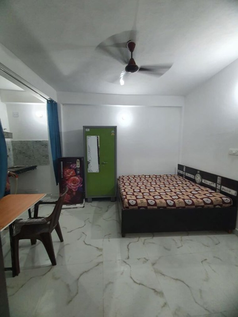 Bedroom, sarita vihar Studio 200 Sq.Ft. Apartment In Sarita Vihar Delhi 10269894