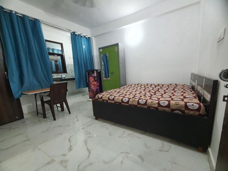 Bedroom, sarita vihar Studio 200 Sq.Ft. Apartment In Sarita Vihar Delhi 10269894