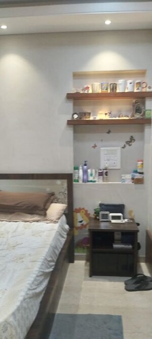 Bedroom in 3 BHK Apartment at Chembur – for Rent