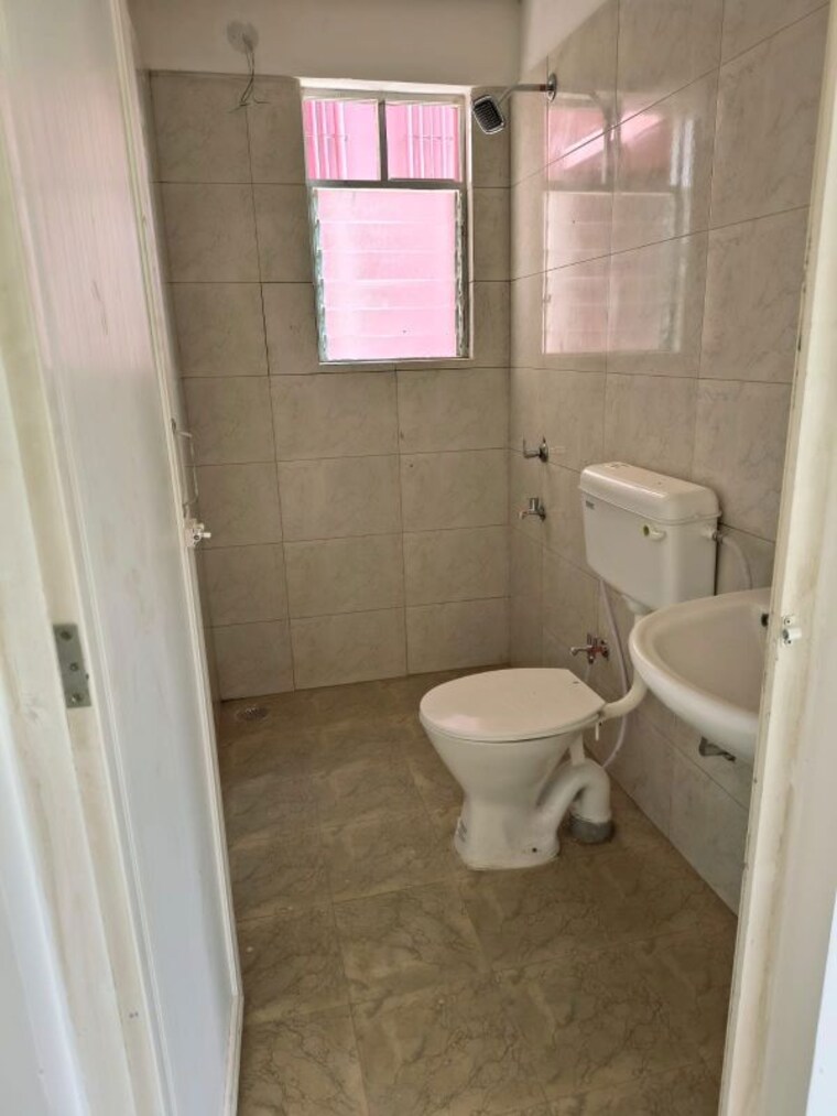 Bathroom, konnagar 3 Bedroom 840 Sq.Ft. Apartment In Konnagar Kolkata 10270181