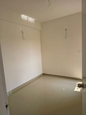 Room in 3 BHK Apartment at Konnagar – for Sale