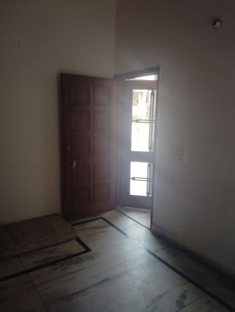Room, gulshan-avante 4 Bedroom 3200 Sq.Ft. Apartment In Sector 16b Greater Noida Greater Noida 10270169