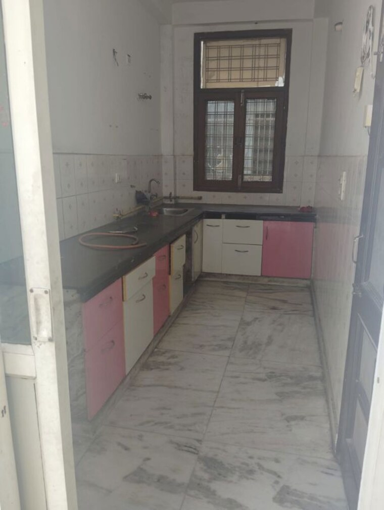 Balcony, gulshan-avante 4 Bedroom 3200 Sq.Ft. Apartment In Sector 16b Greater Noida Greater Noida 10270169