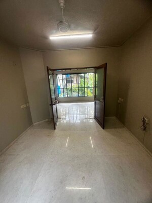 Living Room in 3 BHK Apartment at Chembur – for Rent