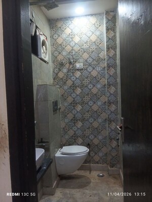 Bathroom in 2 BHK Builder Floor at Rohini Sector 25 – for Rent