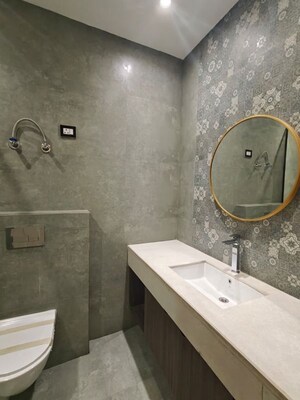 Team Area in 5 BHK Builder Floor at Indrapuram – for Sale