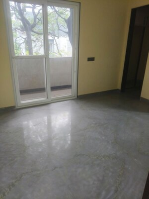 Room in 3 BHK Builder Floor at Nehru Enclave – for Rent