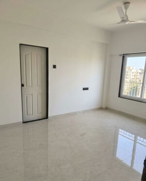 Room in 3 BHK Apartment at Goregaon West – for Rent